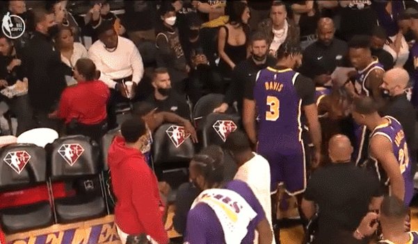 1634971159998096945.gif 2.gif