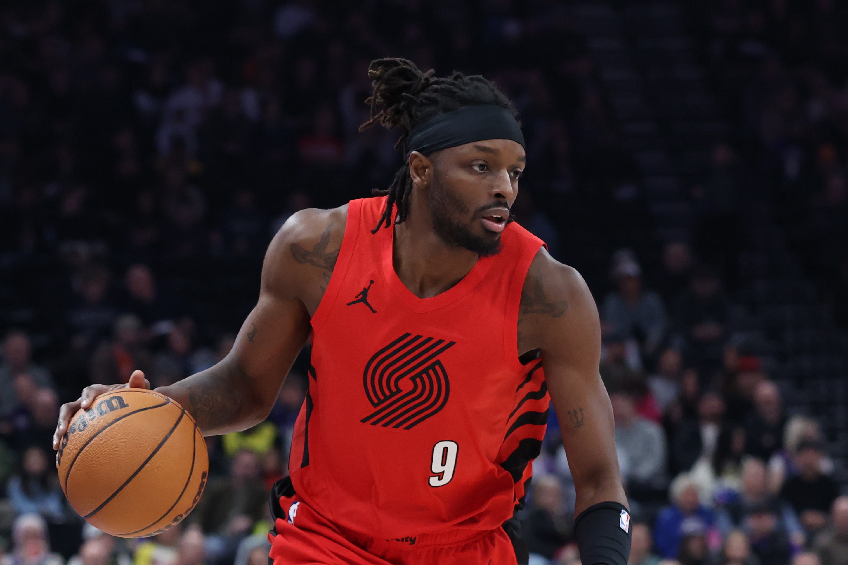 开云电竞账号-好球员！格兰特18中11&amp;三分8中3砍30分9板4助 拼下4前场板